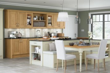 Contemporary oak and ivory painted shaker kitchen