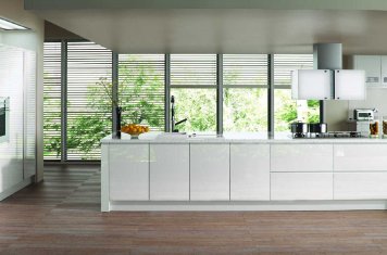 gloss white handleless modern kitchen